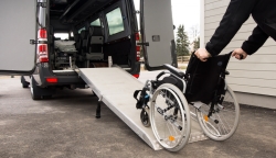 Bussin pyörätuolivarustusta